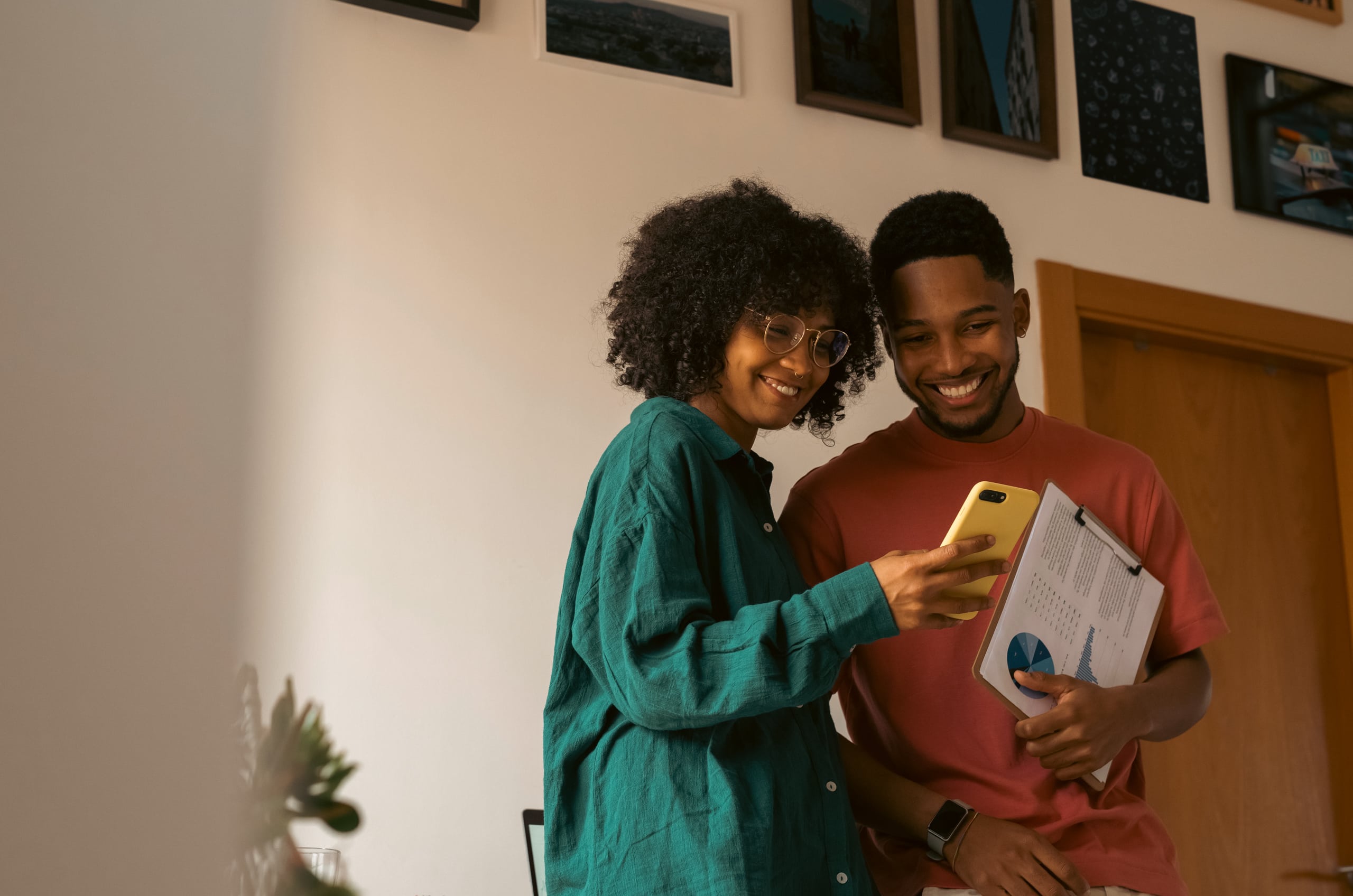 A smiling couple in Florida celebrating progress in their gambling recovery journey with Playwise support.