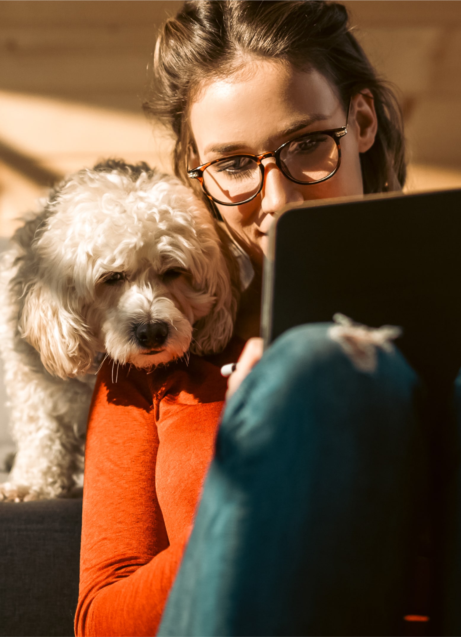 A woman in Florida researching the impact of gambling and exploring support resources with Playwise.